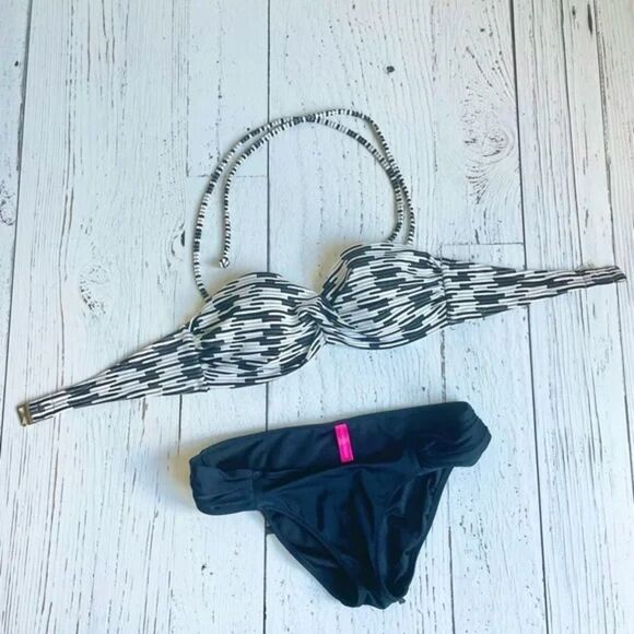 Victoria's Secret -  Monochrome Bandeau Bikini Set - Picture 1 of 4